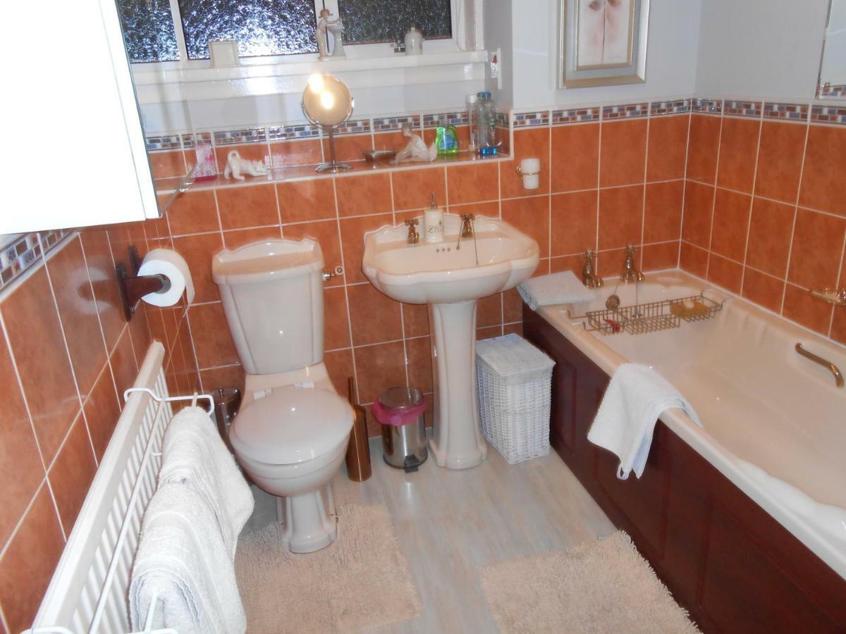 Rose Villa Bed And Breakfast Forfar Exterior photo
