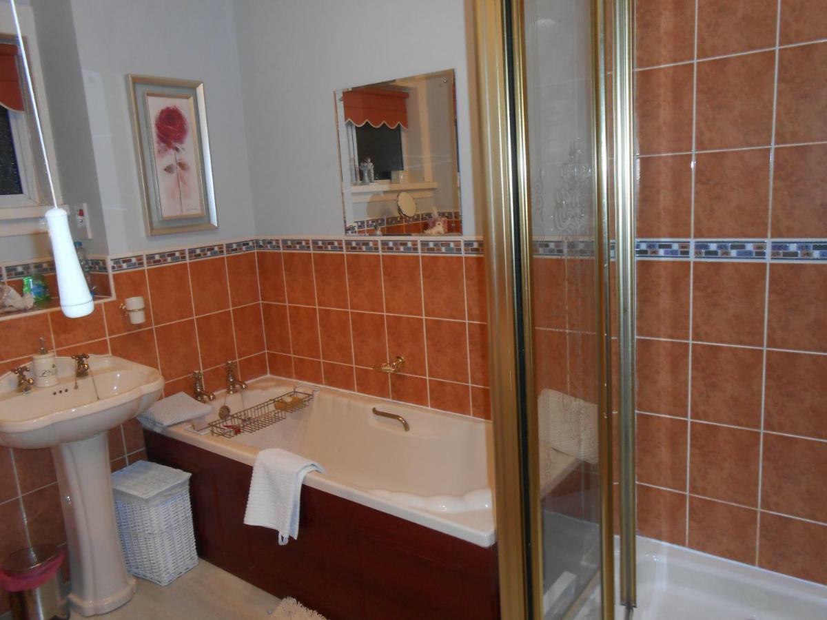 Rose Villa Bed And Breakfast Forfar Exterior photo